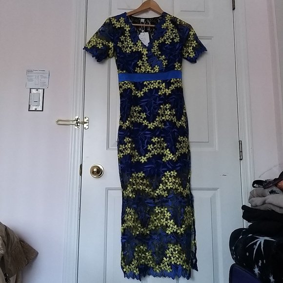 YYFS  BLUE & YELLOWS EMBROIDERY FLOWER DESIGN DRESS SIZE M   NEW - Picture 2 of 10